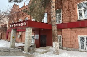 Полицейские Троицкого района задержали сотрудницу местной администрации за мошенничество